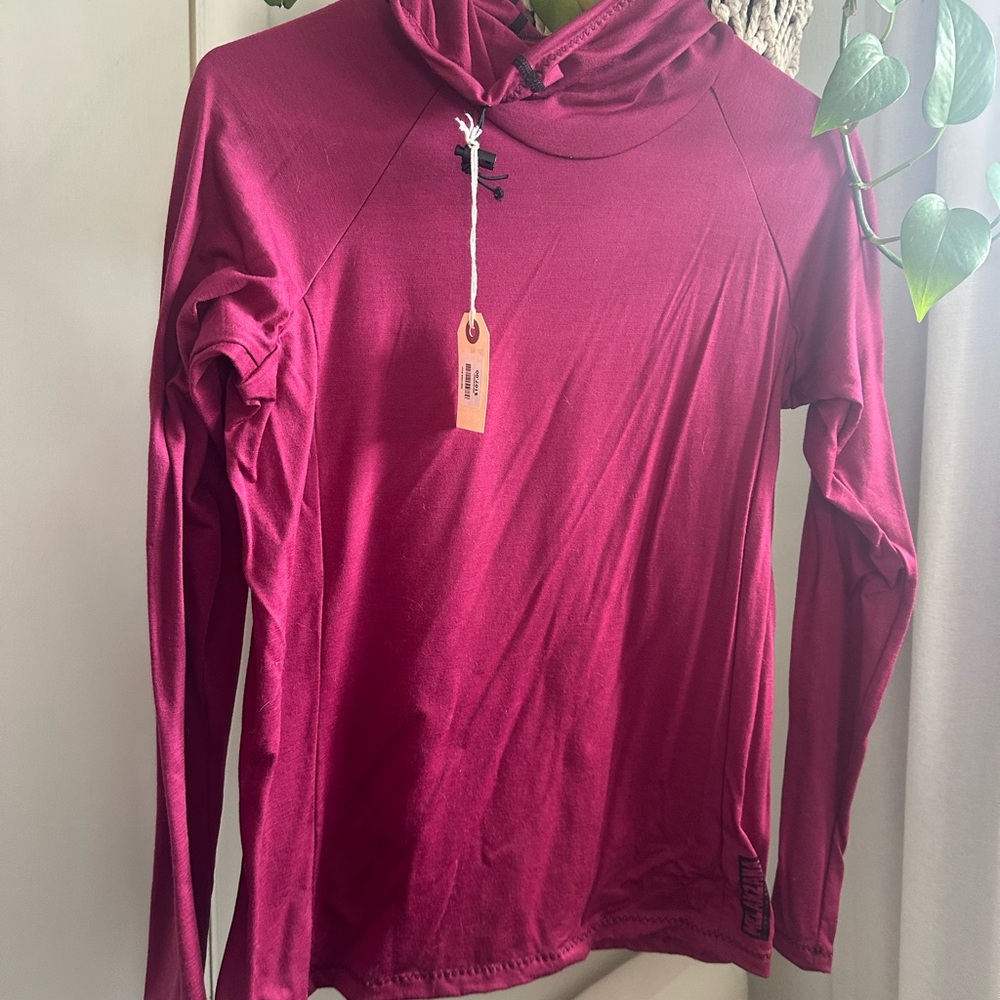 Melanzana Women's Burgundy Long Sleeve - Small